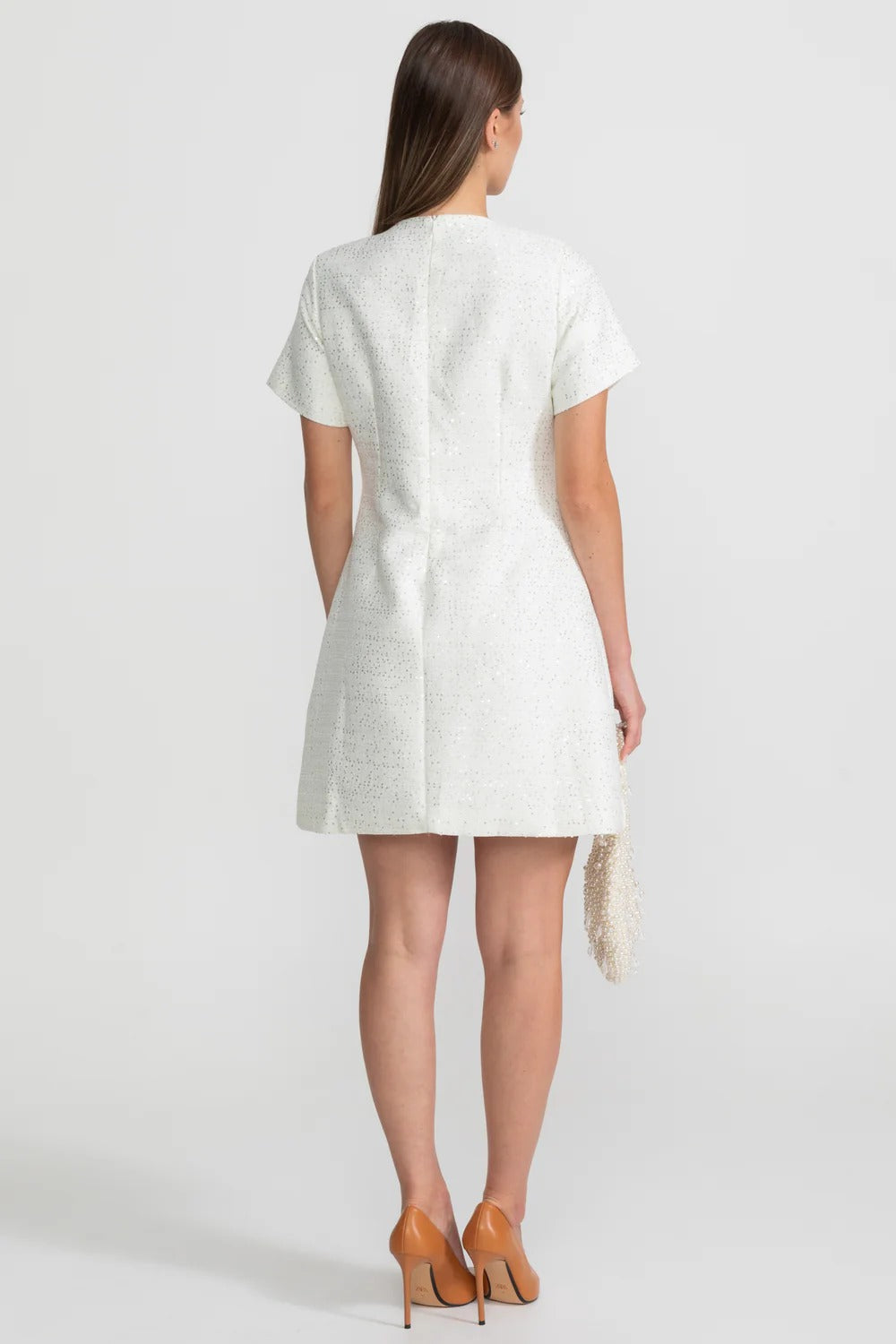 Vestido A-Linha com Laço e Pedrarias Bordadas à Mão – Elegância e Sofisticação