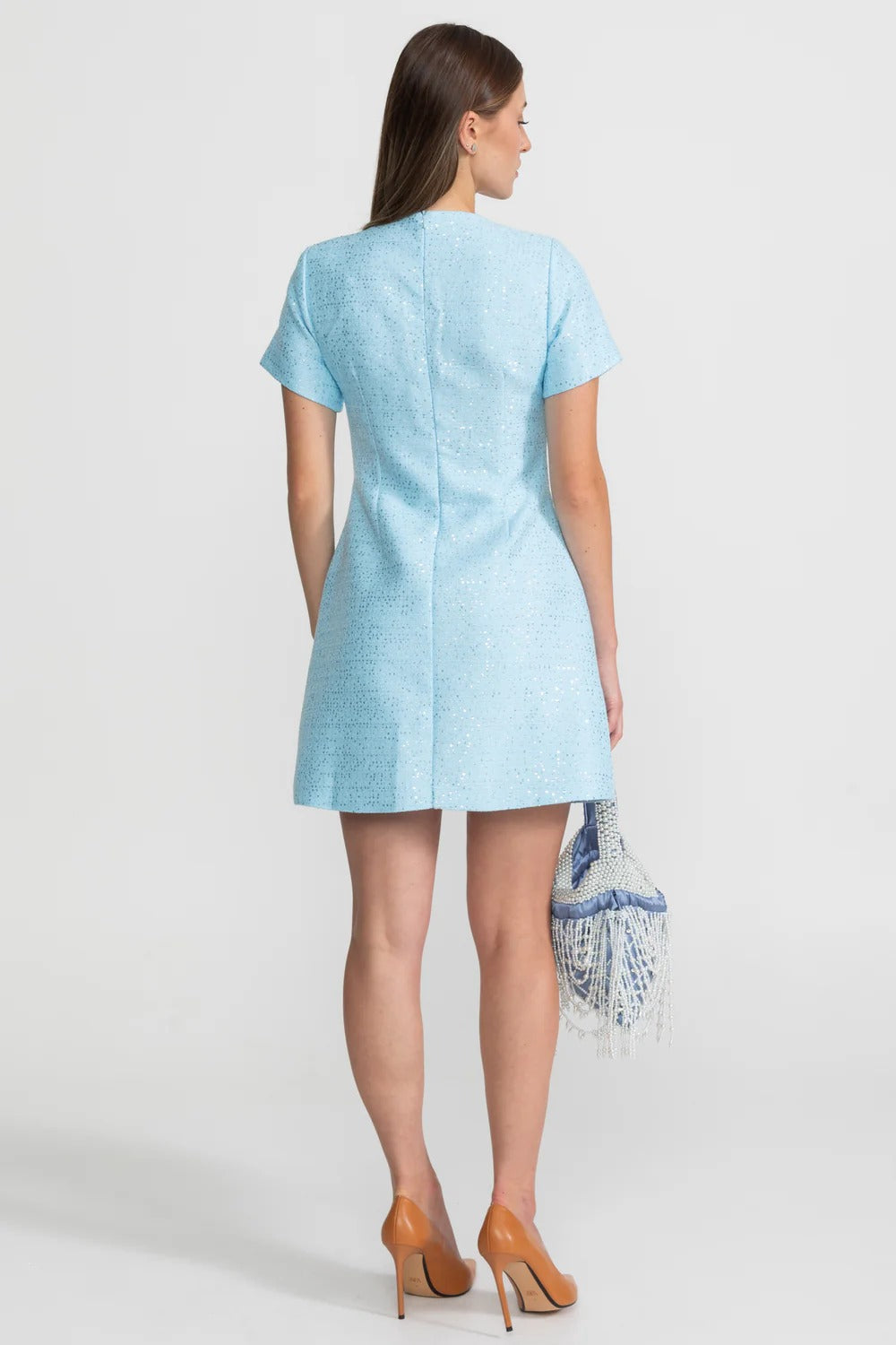 Vestido A-Linha com Laço e Pedrarias Bordadas à Mão – Elegância e Sofisticação