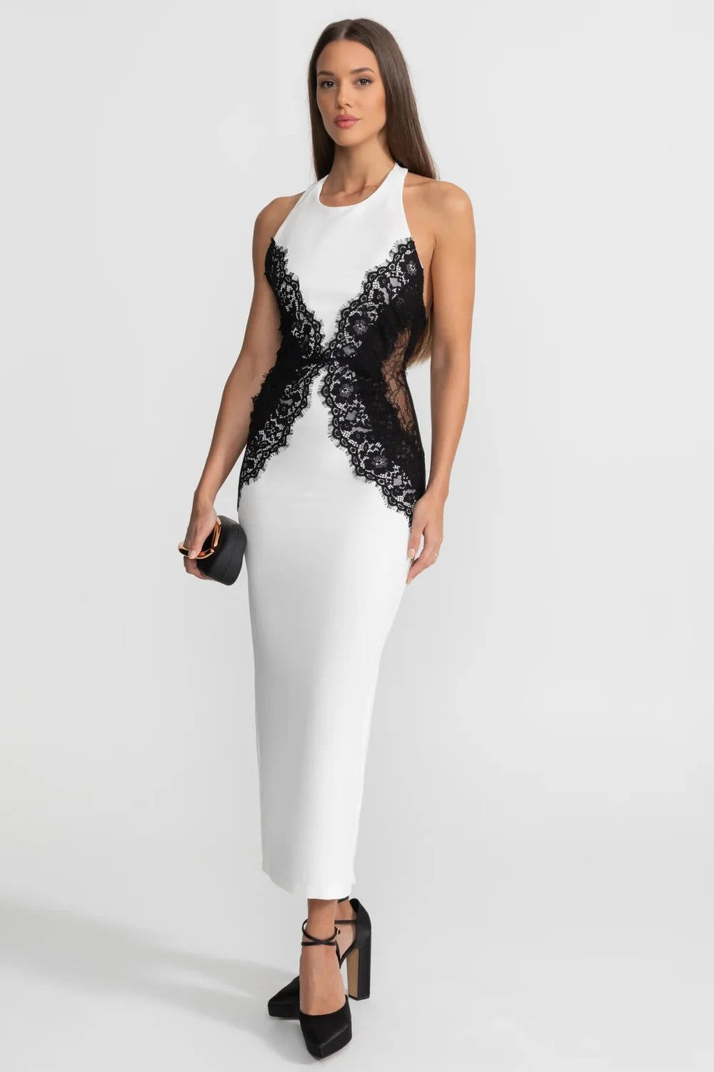 Vestido Elegante Halter com Renda Aplicada e Caimento Nobre