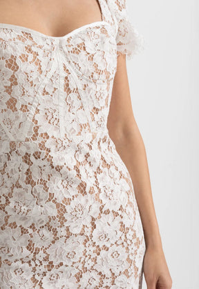 Vestido Longo de Renda Bordada - Silhueta Sereia com Estrutura Interna e Elegância Atemporal